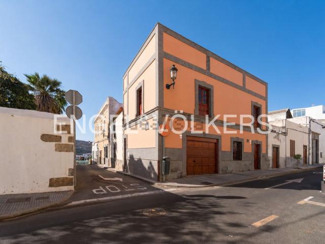 Chalet, Telde
