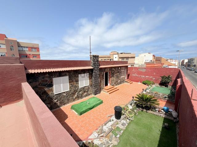 Chalet, Telde
