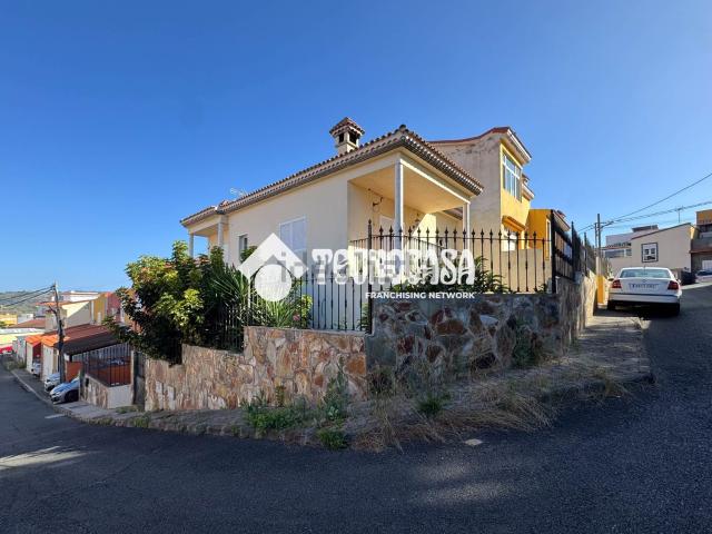 Chalet, Teror