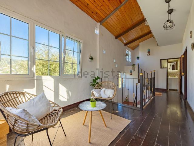 Chalet, Teror
