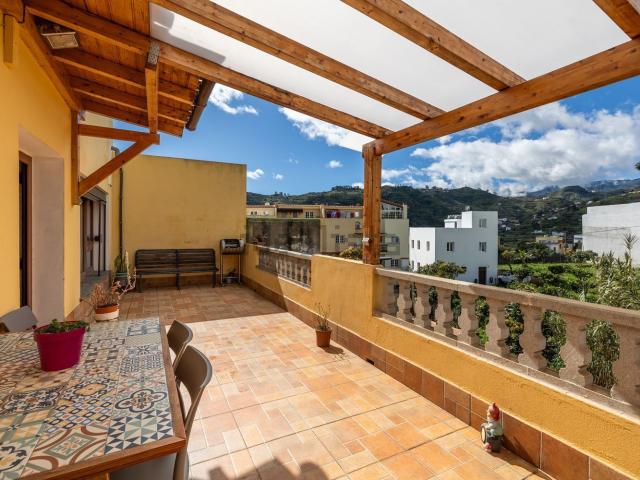 Chalet, Teror