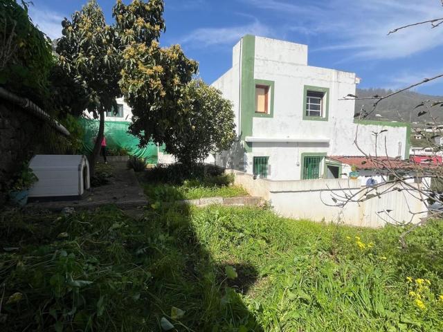 Chalet, Teror