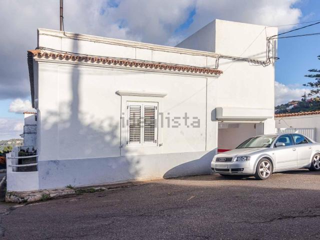 Chalet, Teror