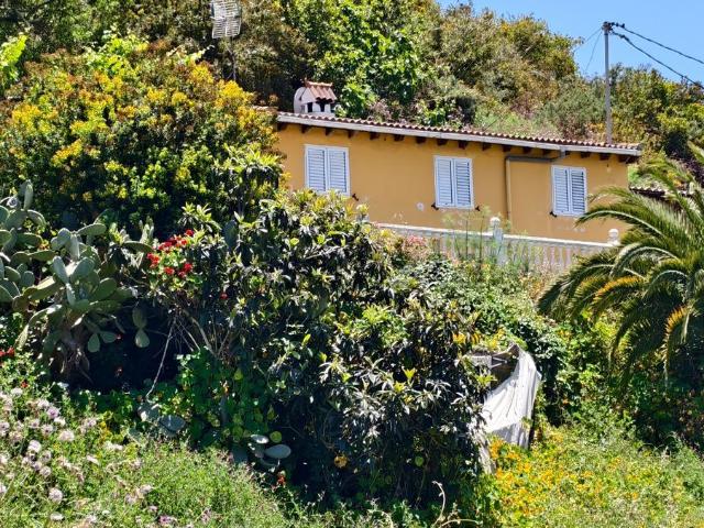 Chalet, Teror