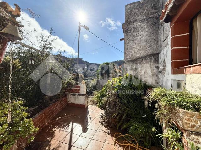 Chalet, Teror