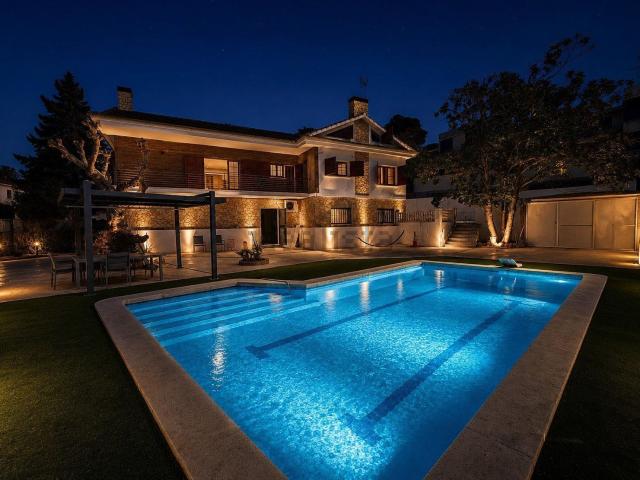 Chalet, Tiana
