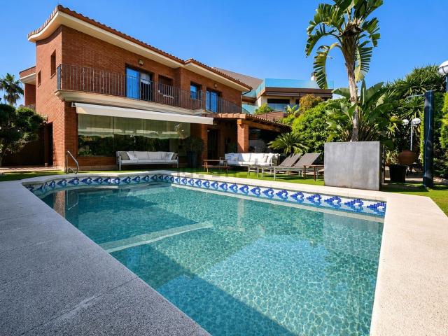 Chalet, Tiana