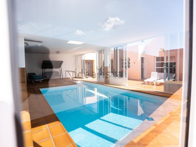 Chalet, Tias