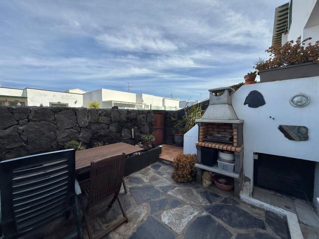 Chalet, Tias