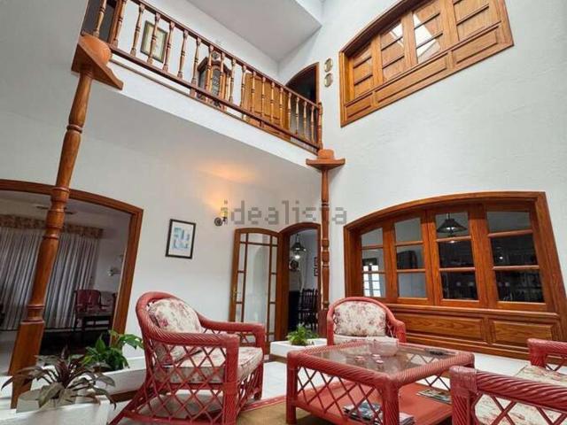 Chalet, Tias