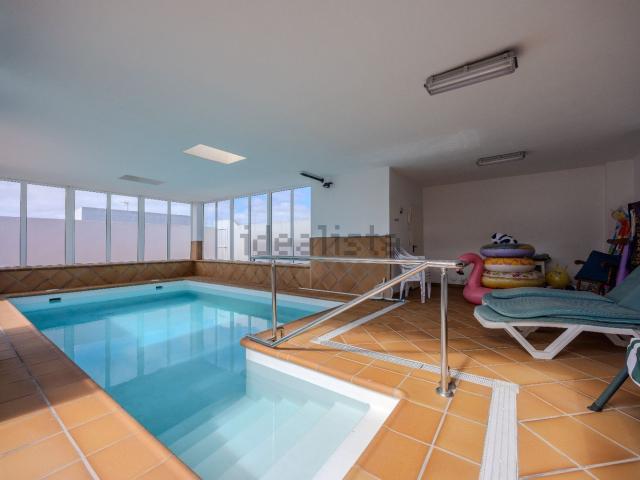 Chalet, Tias