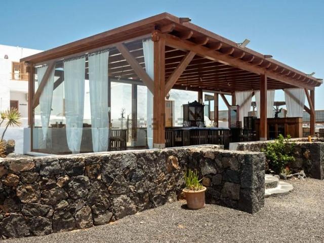 Chalet, Tias