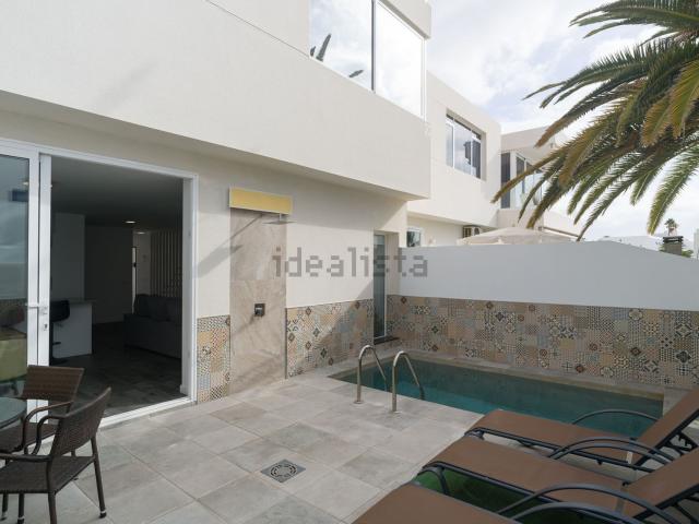 Chalet, Tias