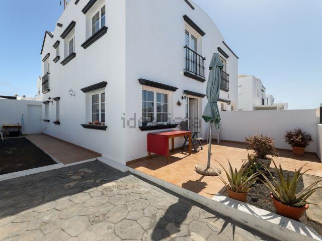 Chalet, Tias