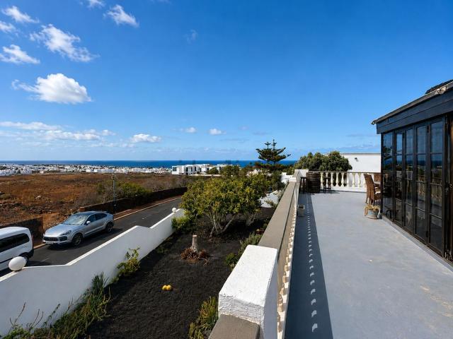 Chalet, Tias