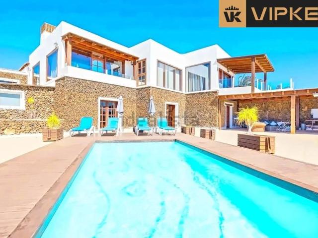 Chalet, Tias