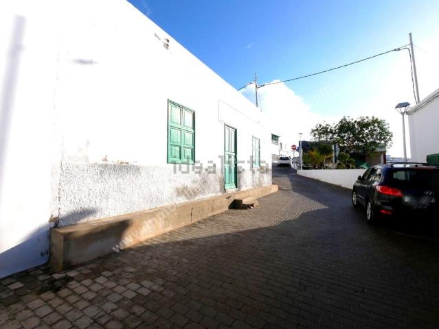 Chalet, Tias