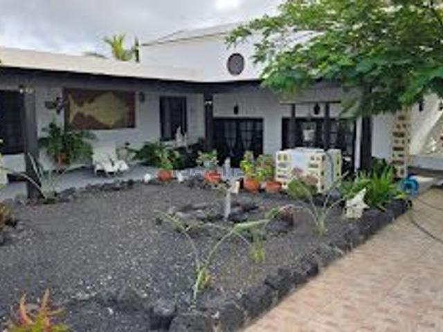 Chalet, Tias