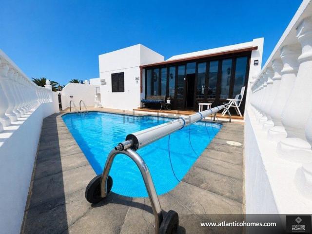 Chalet, Tias