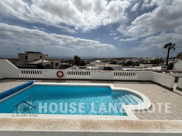 Chalet, Tias