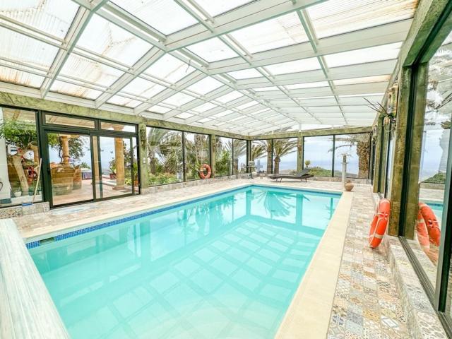 Chalet, Tias