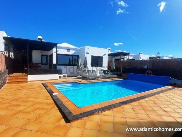 Chalet, Tias