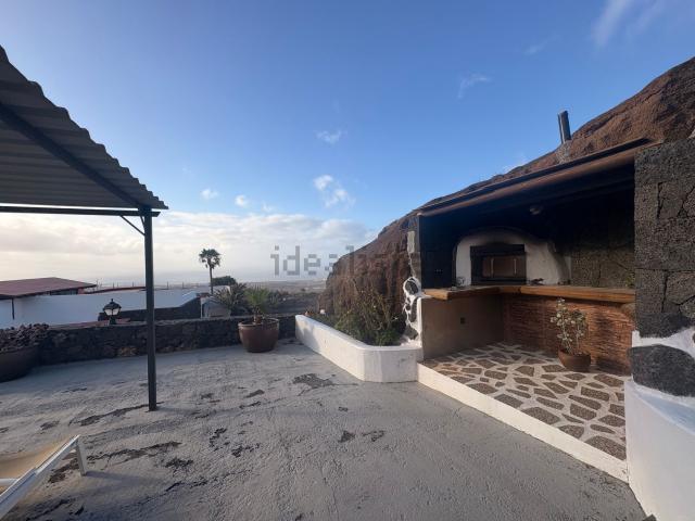 Chalet, Tias
