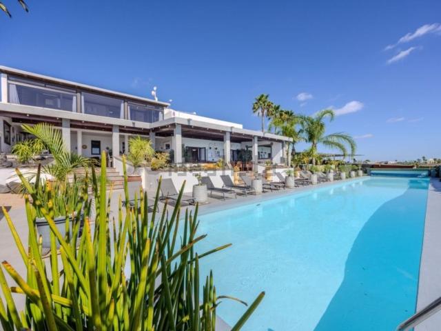 Chalet, Tias
