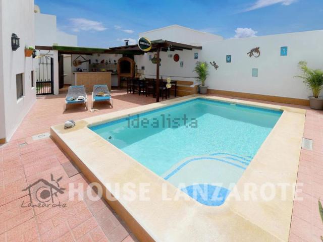 Chalet, Tias