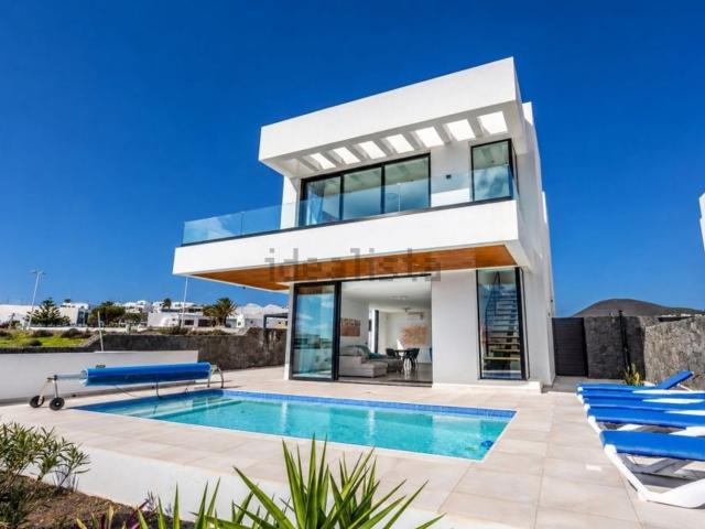 Chalet, Tias
