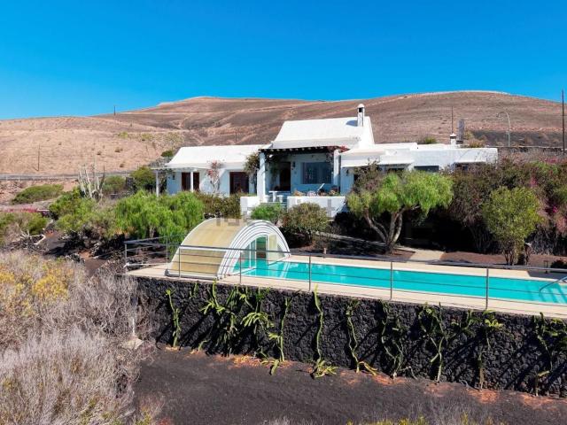 Chalet, Tias