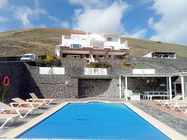 Chalet, Tias