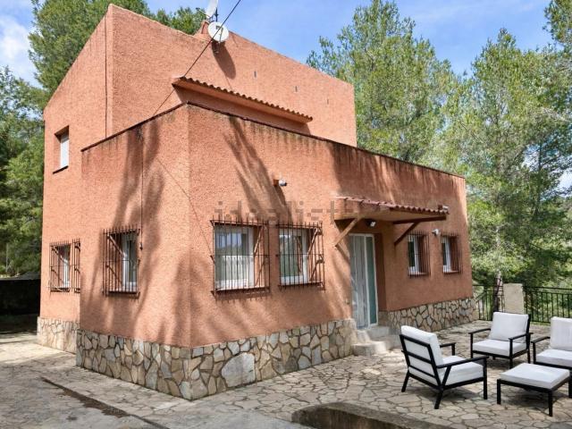 Chalet, Tibi