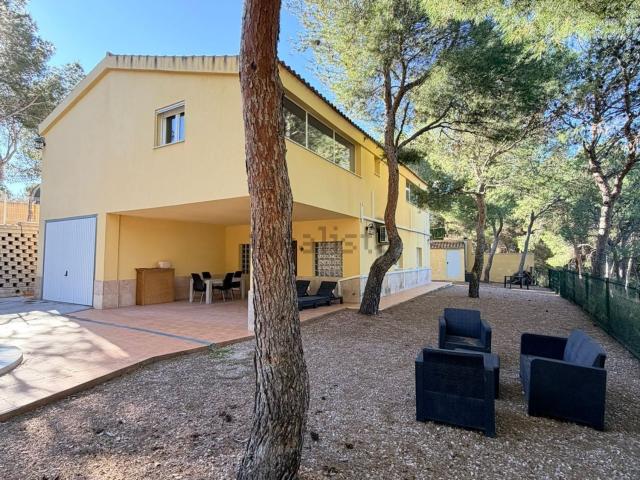 Chalet, Tibi