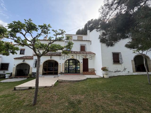 Chalet, Tibi