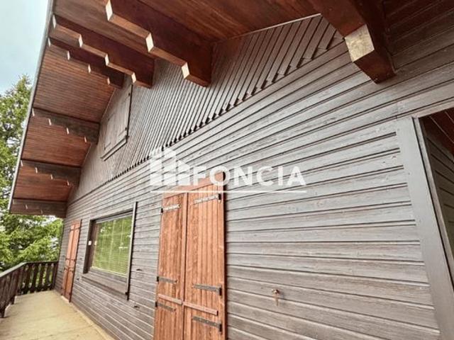 Chalet Typique Savoyard Revard 4000m2 terrain au calme vue sur le Lac Vue sur le lac au calme