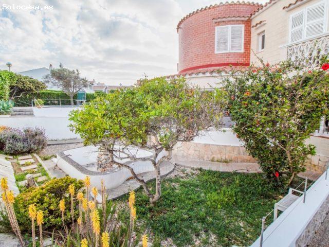 Chalet unifamiliar con piscina en Santa Ana