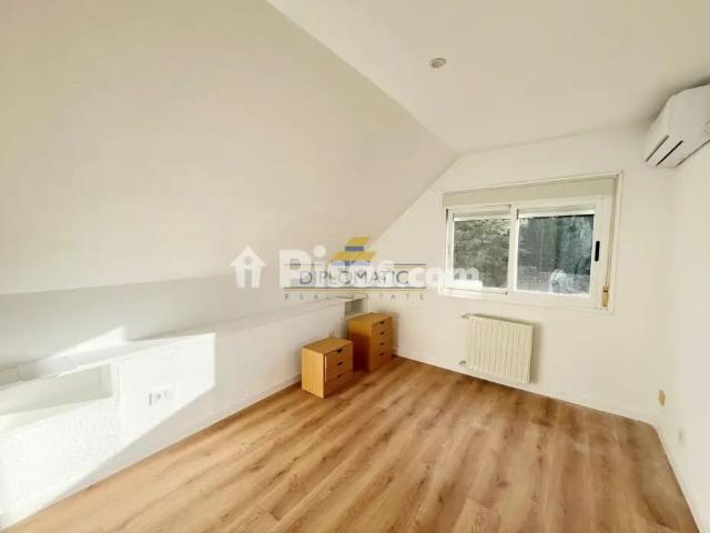 Chalet unifamiliar en alquiler en Calle de Torrencina