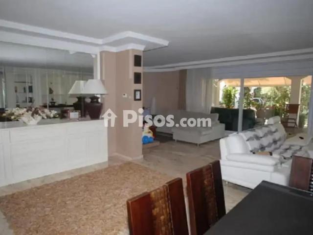 Chalet unifamiliar en alquiler en Carrer del Cap Blanc, 10