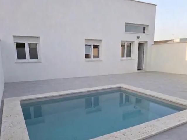 Chalet unifamiliar en alquiler en Polígono 6, 1
