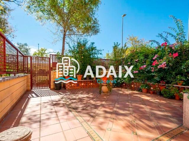 Chalet Unifamiliar en Venta en Cáceres, Nuevo Cáceres