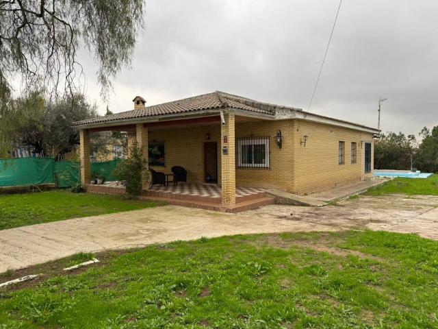Chalet unifamiliar en venta en La Rinconada