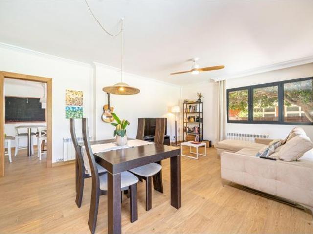 Chalet unifamiliar reformado con piscina, jardín y amplio garaje en Marratxí, Mallorca