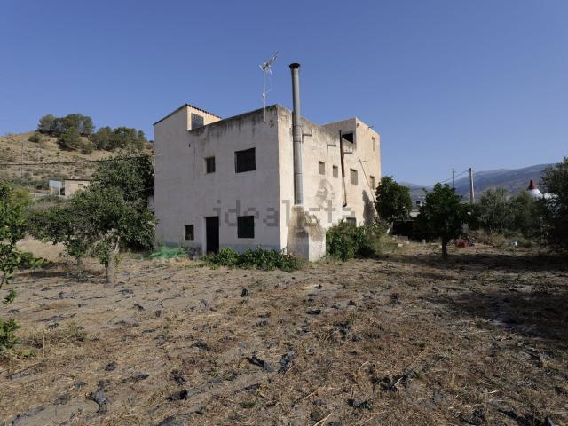 Chalet, Ugijar