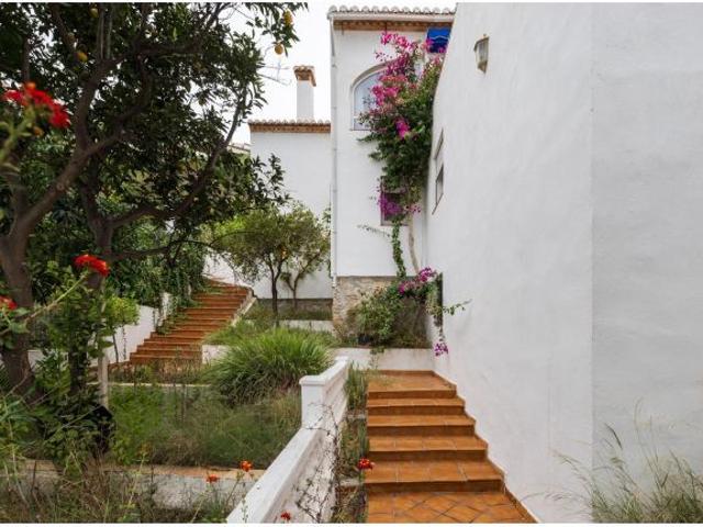 CHALET URBANIZACIÓN ALFAMAR EN SALOBREÑA