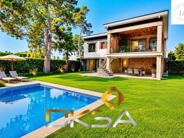 ✨ CHALET URBANO CON GRAN POTENCIAL EN VILA REAL | URBANIZACIÓN MADRIGAL ✨