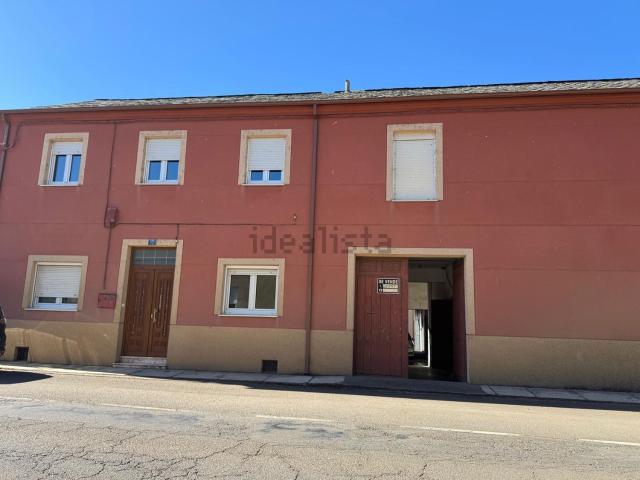 Chalet, Urdiales del Paramo