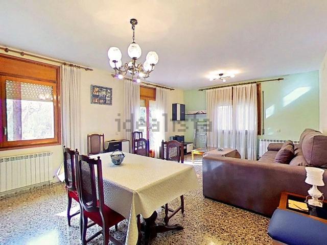 Chalet, Vallmoll