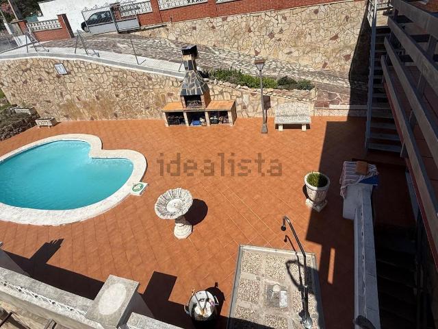 Chalet, Vallgorguina