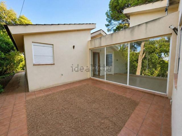 Chalet, Vallgorguina